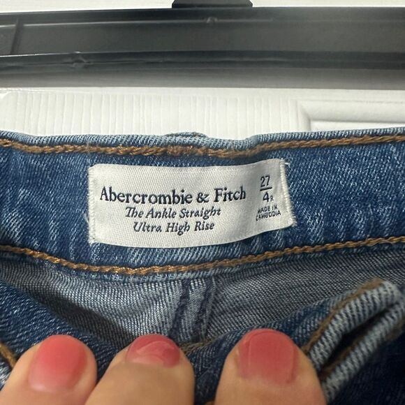 Abercrombie & Fitch The Ankle Straight Ultra High Rise | Size 27 - Picture 3 of 6